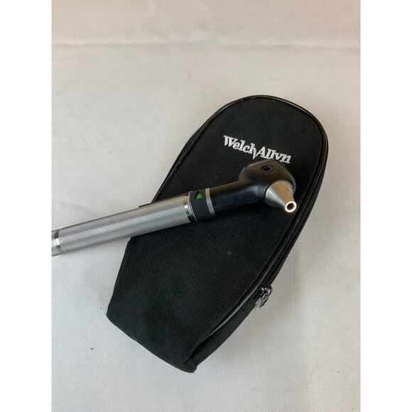 Welch Allyn Pocket Plus Led Otoscope 22880- Black with carry case - Picture 2 of 4